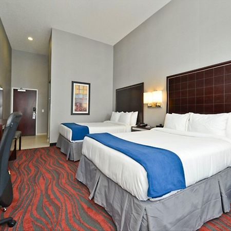 Holiday Inn Express & Suites Utica, An Ihg Hotel Zimmer foto