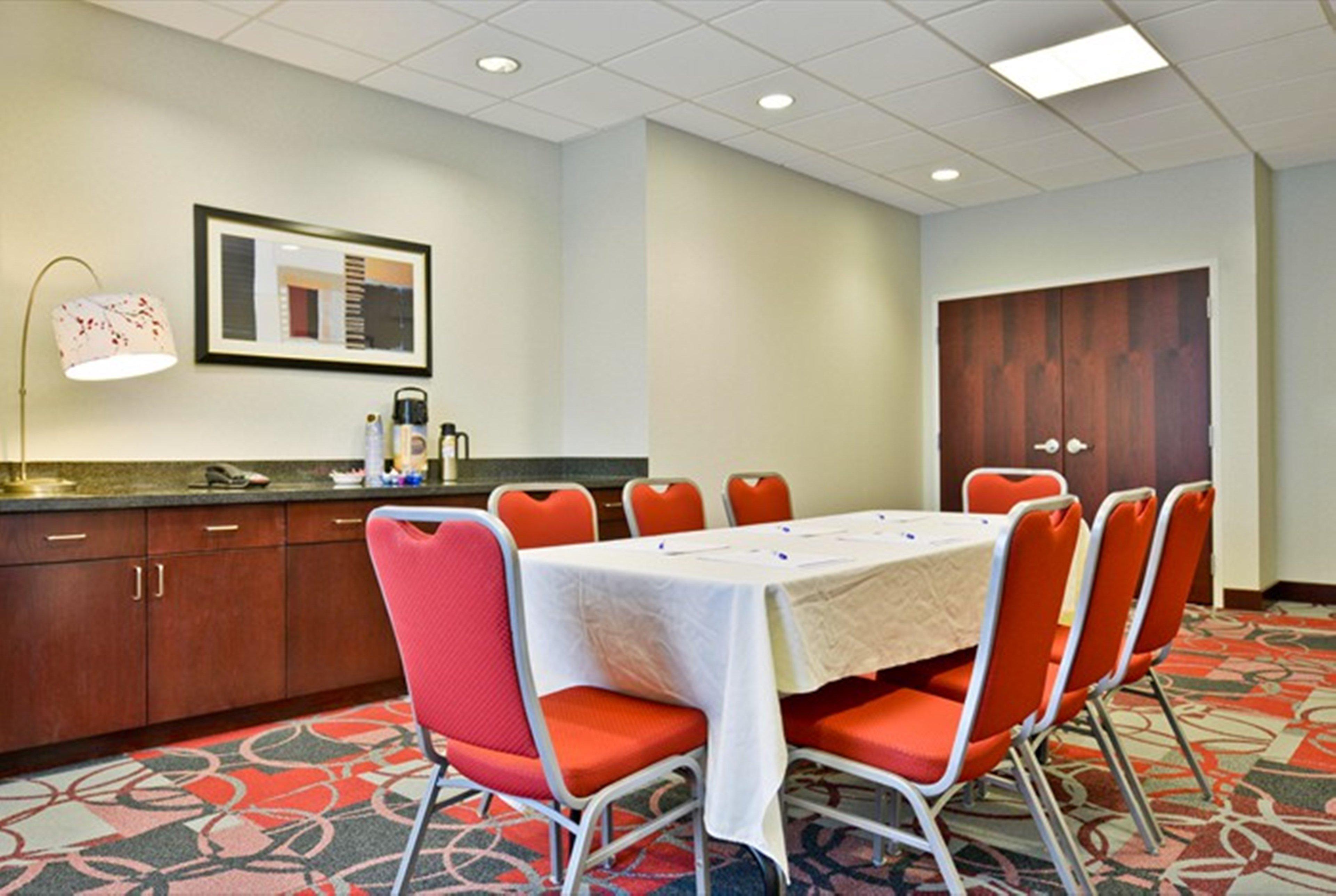 Holiday Inn Express & Suites Utica, An Ihg Hotel Business foto